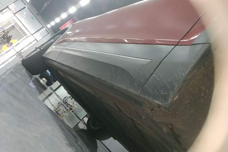 Used Nio EC6 2020 465 km Sport Edition Right Side Sill