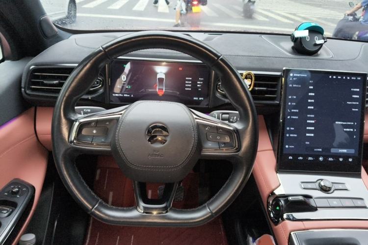 Used Nio EC6 2020 605 km Sport Edition Steering Wheel