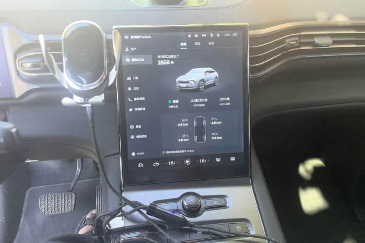 Used Nio EC6 2020 605 km Sport Edition Audio And AC Panel