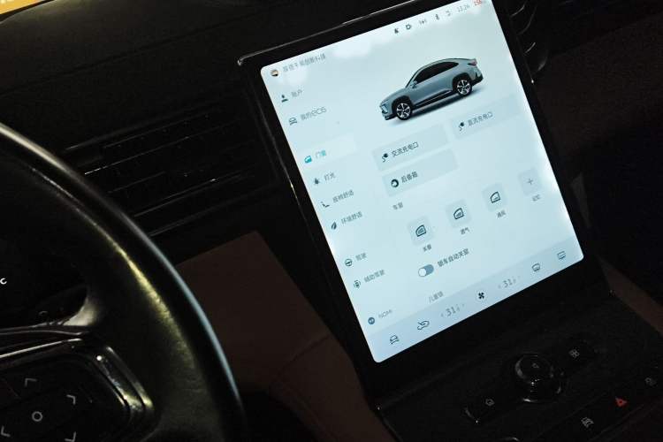 Used Nio EC6 2020 605 km Sport Edition Audio And AC Panel