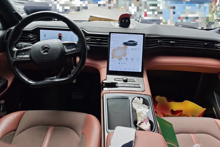 Used Nio EC6 2020 615 km Signature Edition Center Console