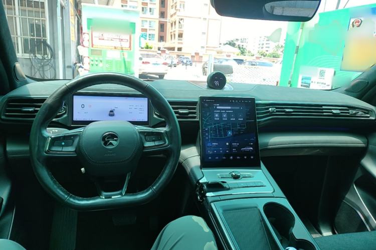 Used Nio EC6 2020 605 km Sport Edition Center Console