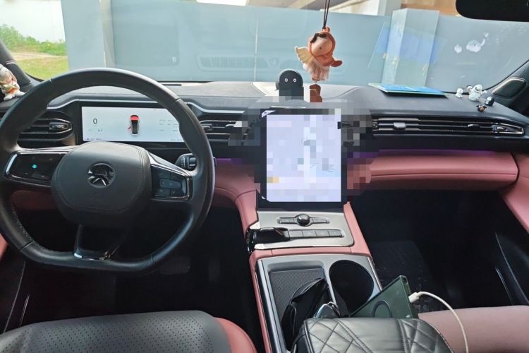 Used Nio EC6 2020 605 km Sport Edition Center Console