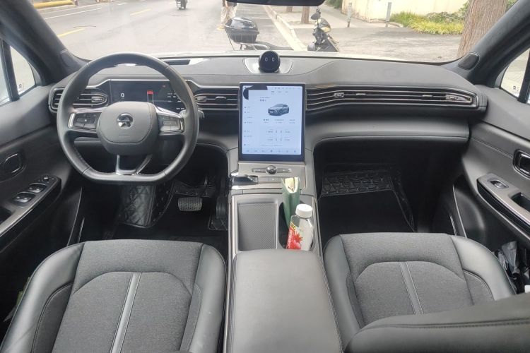 Used Nio EC6 2020 605 km Sport Edition Center Console