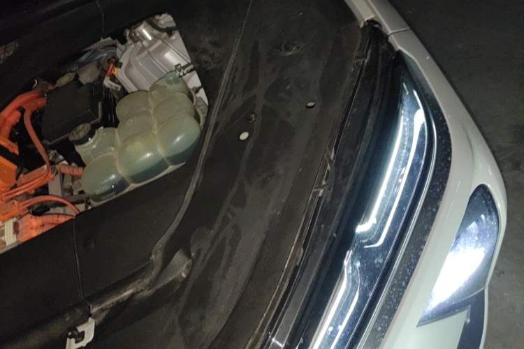 Used Nio EC6 2020 440 km Performance Version Engine Bay Left