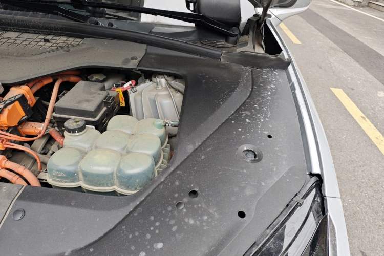 Used Nio EC6 2020 615 km Signature Edition Engine Bay Left