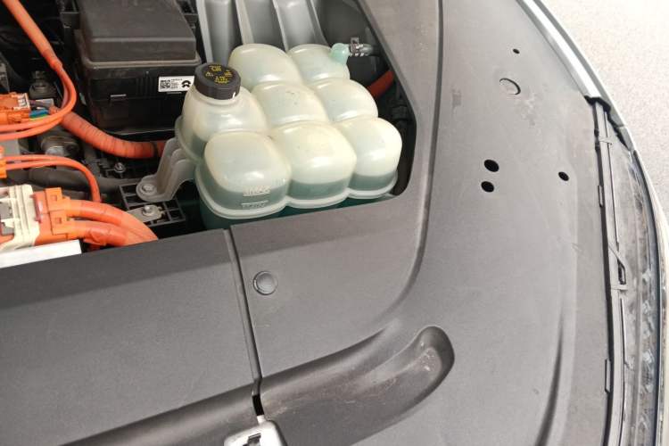 Used Nio EC6 2020 465 km Sport Edition Engine Bay Left
