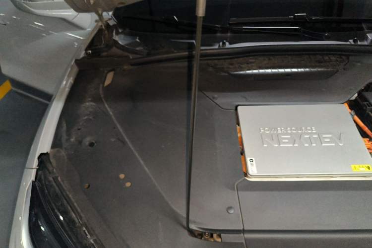 Used Nio EC6 2020 465 km Sport Edition Engine Bay Right
