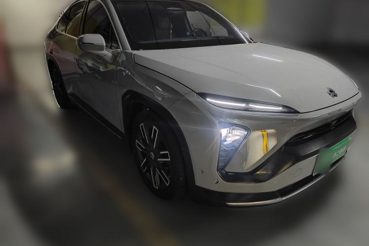 Used Nio EC6 2020 475 km Performance Version Front Right 45 Deg