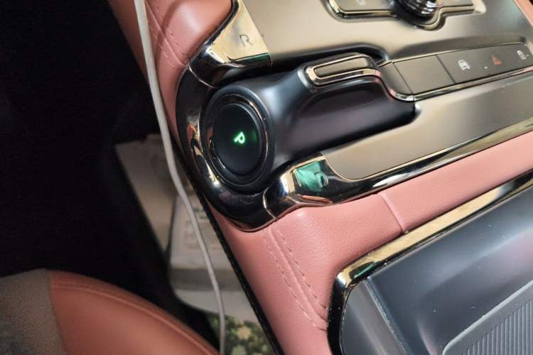 Used Nio EC6 2020 605 km Sport Edition Gear Lever