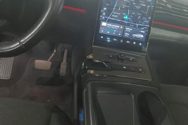 Used Nio EC6 2020 605 km Sport Edition Gear Lever