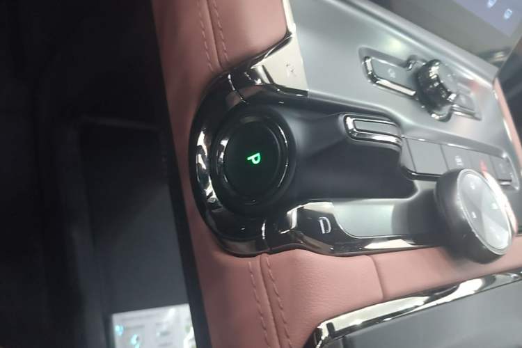 Used Nio EC6 2020 465 km Sport Edition Gear Lever