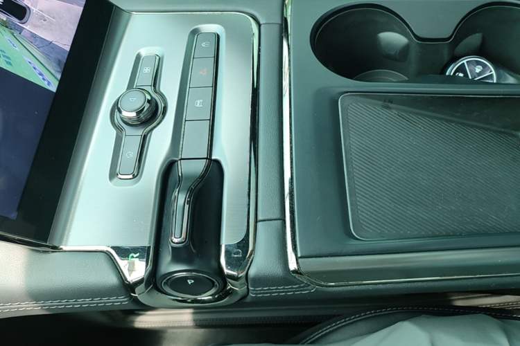 Used Nio EC6 2020 605 km Sport Edition Gear Lever