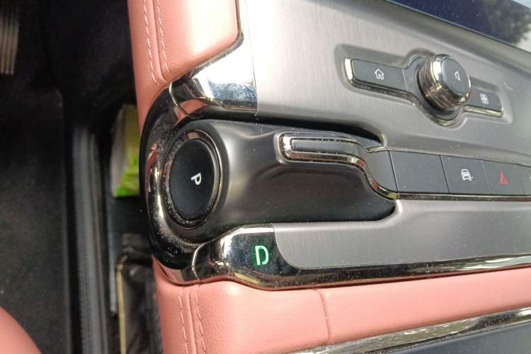 Used Nio EC6 2020 465 km Sport Edition Gear Lever