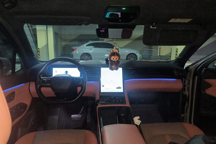 Used Nio EC6 2020 465 km Sport Edition Headliner