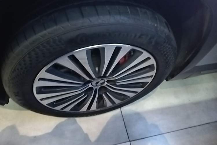 Used Nio EC6 2020 615 km Performance Edition Left Front Wheel Hub