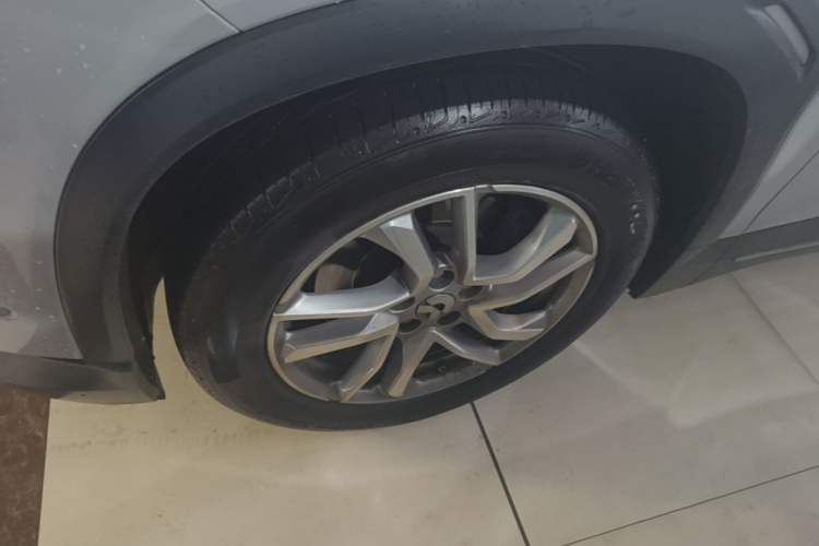 Used Nio EC6 2020 605 km Sport Edition Left Front Wheel Hub