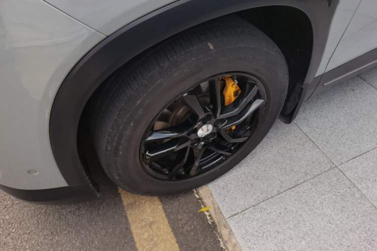 Used Nio EC6 2020 465 km Sport Edition Left Front Wheel Hub