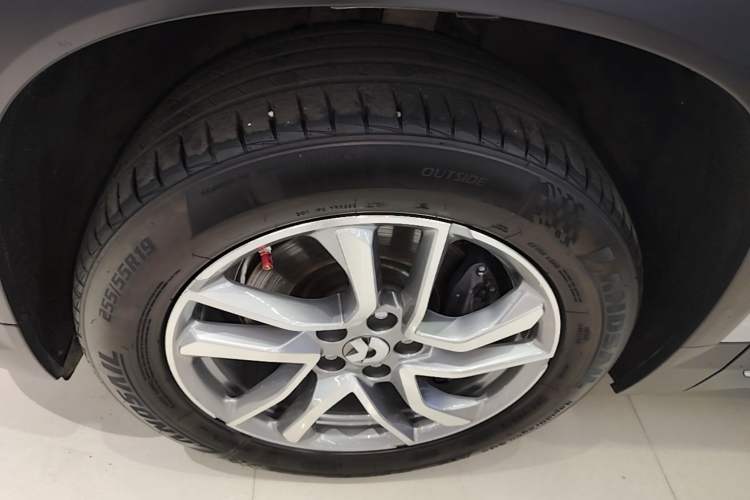 Used Nio EC6 2020 440 km Performance Version Left Front Wheel Hub