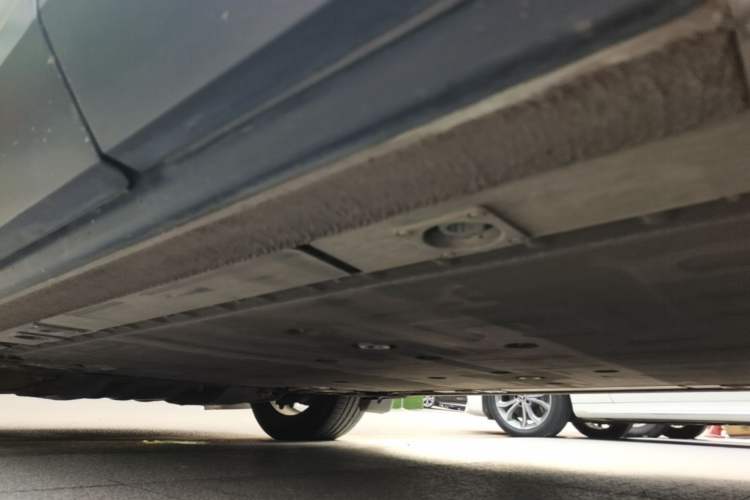 Used Nio EC6 2020 465 km Sport Edition Left Side Sill