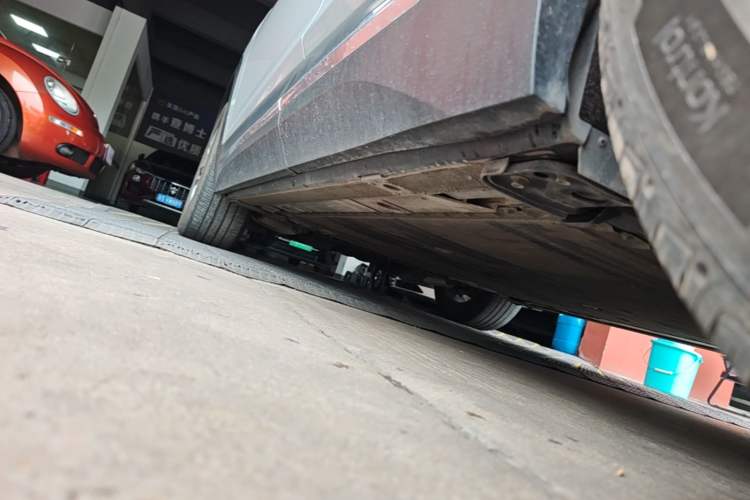 Used Nio EC6 2020 475 km Performance Version Left Side Sill