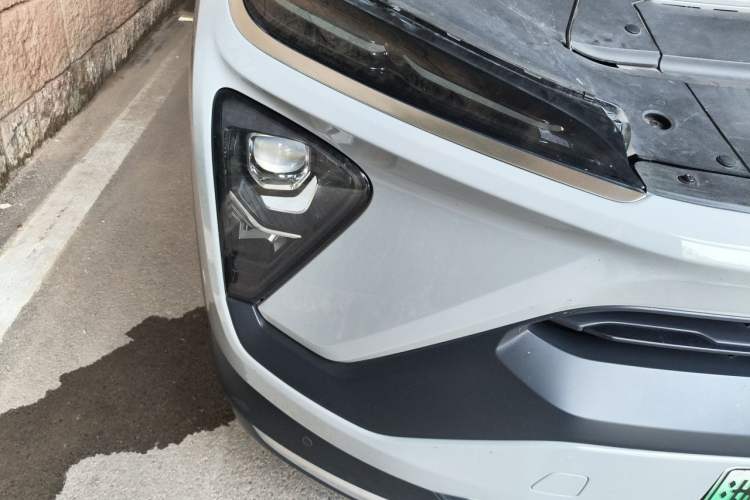 Used Nio EC6 2020 605 km Sport Edition Right Front Headlight