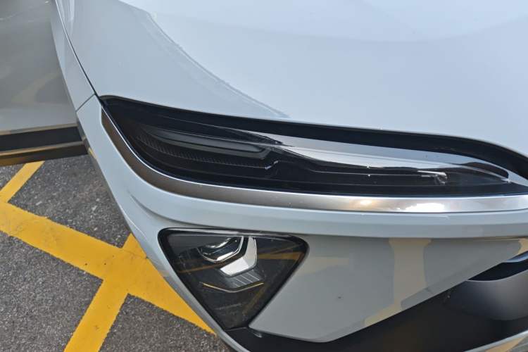 Used Nio EC6 2020 605 km Sport Edition Right Front Headlight