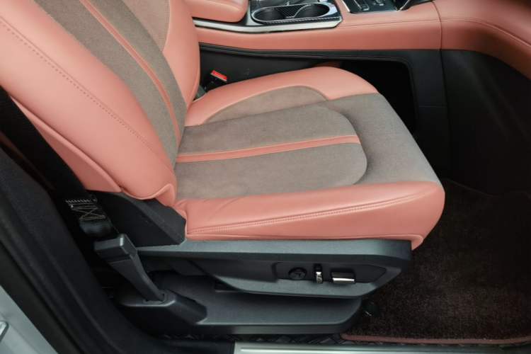 Used Nio EC6 2020 465 km Sport Edition Right Front Seat