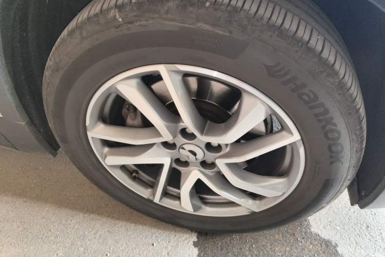 Used Nio EC6 2020 605 km Sport Edition Right Front Wheel Hub