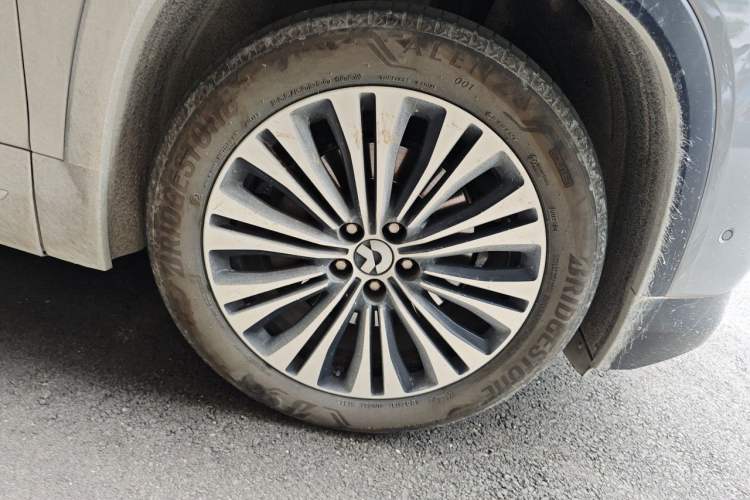 Used Nio EC6 2020 615 km Signature Edition Right Front Wheel Hub