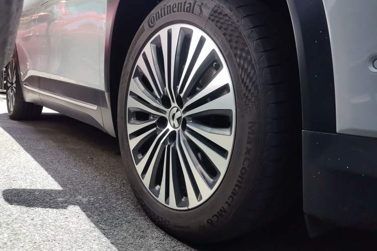 Used Nio EC6 2020 475 km Performance Version Right Front Wheel Hub