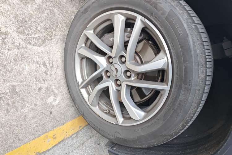 Used Nio EC6 2020 430 km Sport Version Right Front Wheel Hub