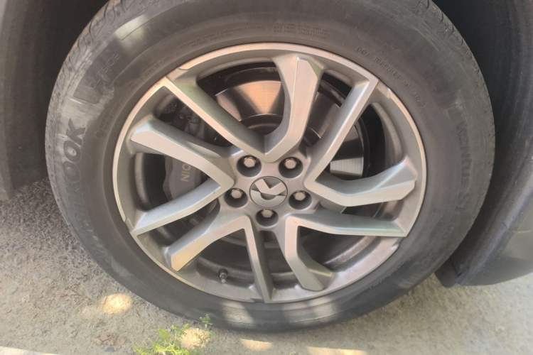 Used Nio EC6 2020 605 km Sport Edition Right Front Wheel Hub