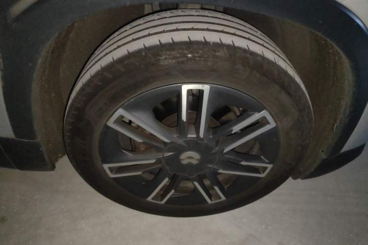 Used Nio EC6 2020 430 km Sport Version Right Front Wheel Hub