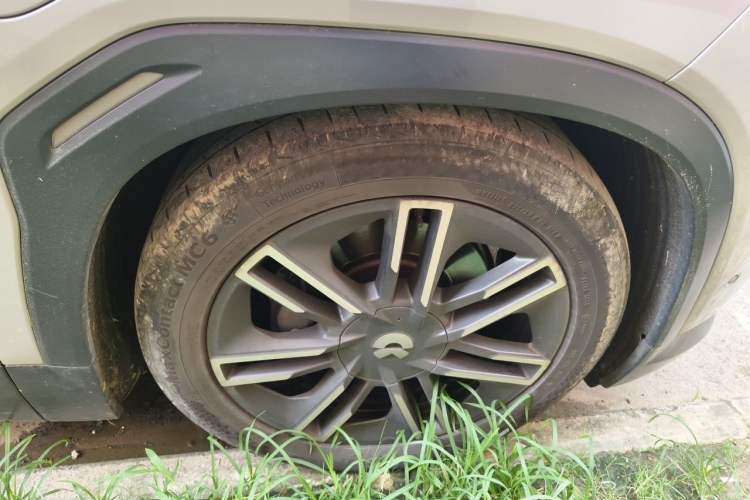 Used Nio EC6 2020 615 km Performance Edition Right Front Wheel Hub