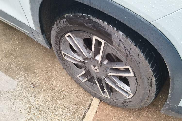 Used Nio EC6 2020 615 km Performance Edition Right Front Wheel Hub