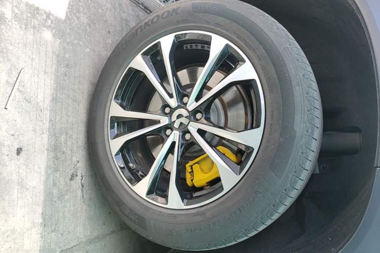 Used Nio EC6 2020 605 km Sport Edition Right Rear Wheel Hub
