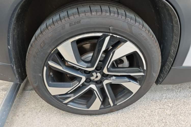 Used Nio EC6 2020 430 km Sport Version Right Rear Wheel Hub