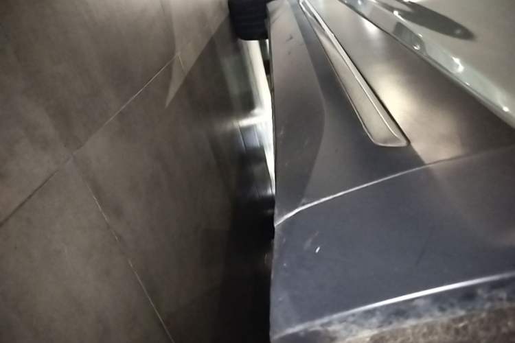 Used Nio EC6 2020 615 km Performance Edition Right Side Sill