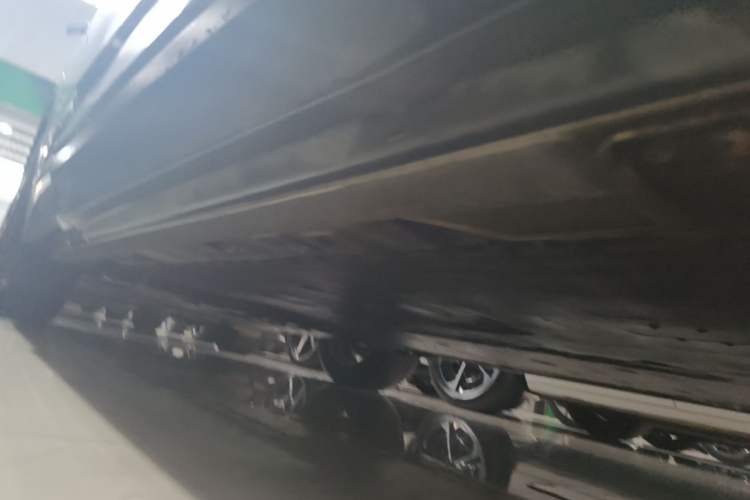Used Nio EC6 2020 605 km Sport Edition Right Side Sill