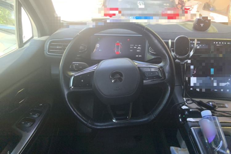 Used Nio EC6 2020 605 km Sport Edition Steering Wheel