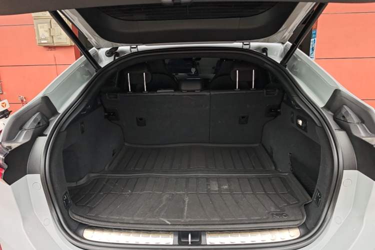 Used Nio EC6 2020 475 km Performance Version Trunk