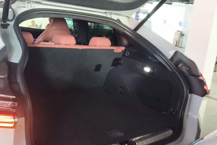 Used Nio EC6 2020 440 km Performance Version Trunk