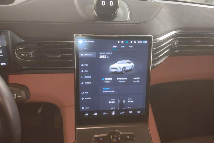 Used Nio EC6 2020 430 km Sport Version Audio And AC Panel