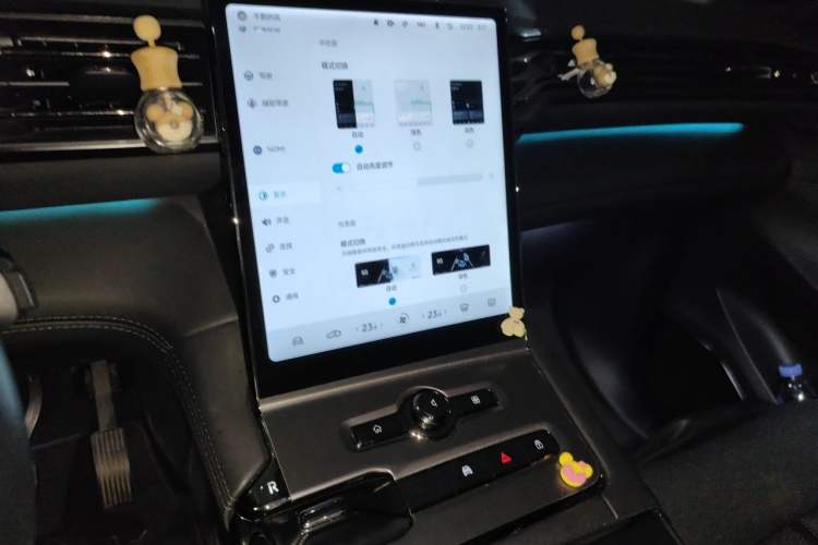 Used Nio EC6 2020 440KM Signature Edition Audio And AC Panel