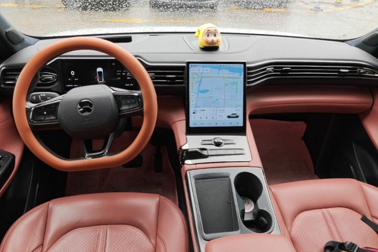 Used Nio EC6 2020 605 km Sport Edition Center Console