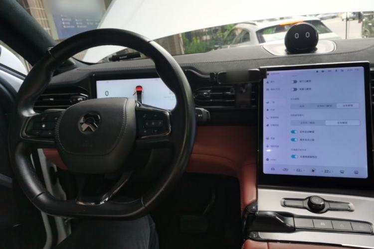 Used Nio EC6 2020 615 km Signature Edition Center Console