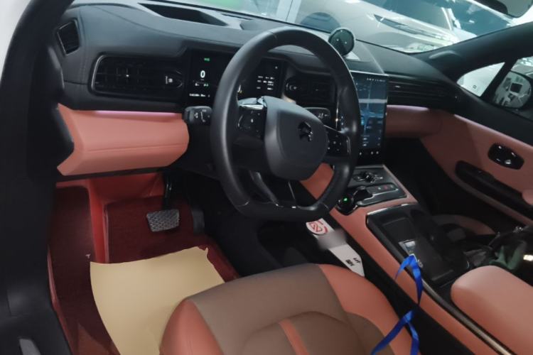Used Nio EC6 2020 605 km Sport Edition Center Console