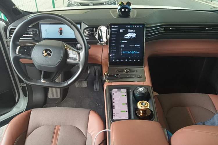 Used Nio EC6 2020 605 km Sport Edition Center Console