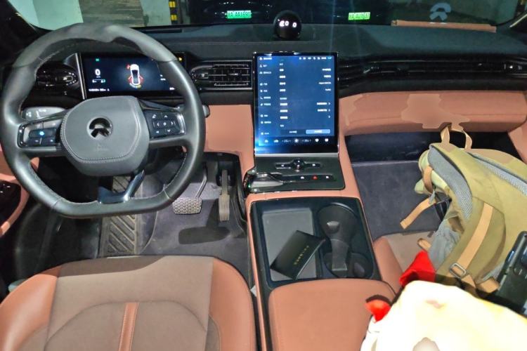 Used Nio EC6 2020 605 km Sport Edition Center Console